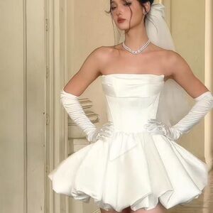 Wedding dress / bridal dress / wedding veil
